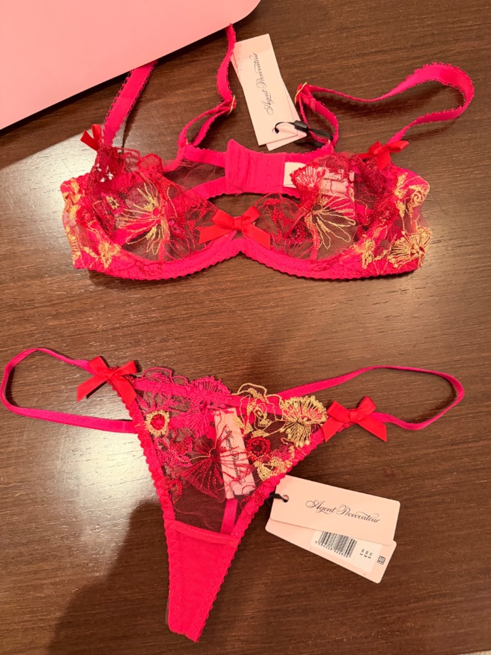 NWT Agent Provocateur Set Fuchsia/Red/Gold - Picture 2 of 2